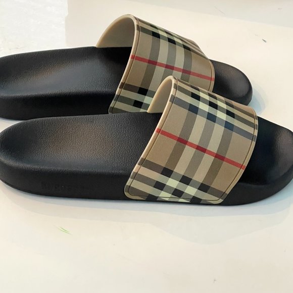 Burberry Woman's Furley Rubber Slide Sandal Shoes, Multiple Sizes - Picture 7 of 10